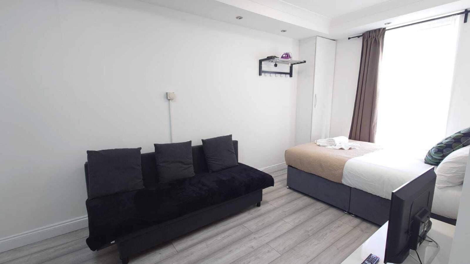 Eurostar City Apartments London Room photo